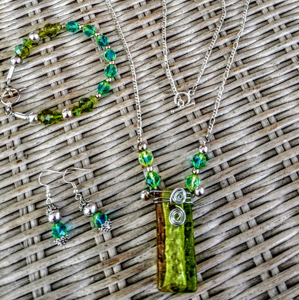 Jewelry - Picture 2 of 2